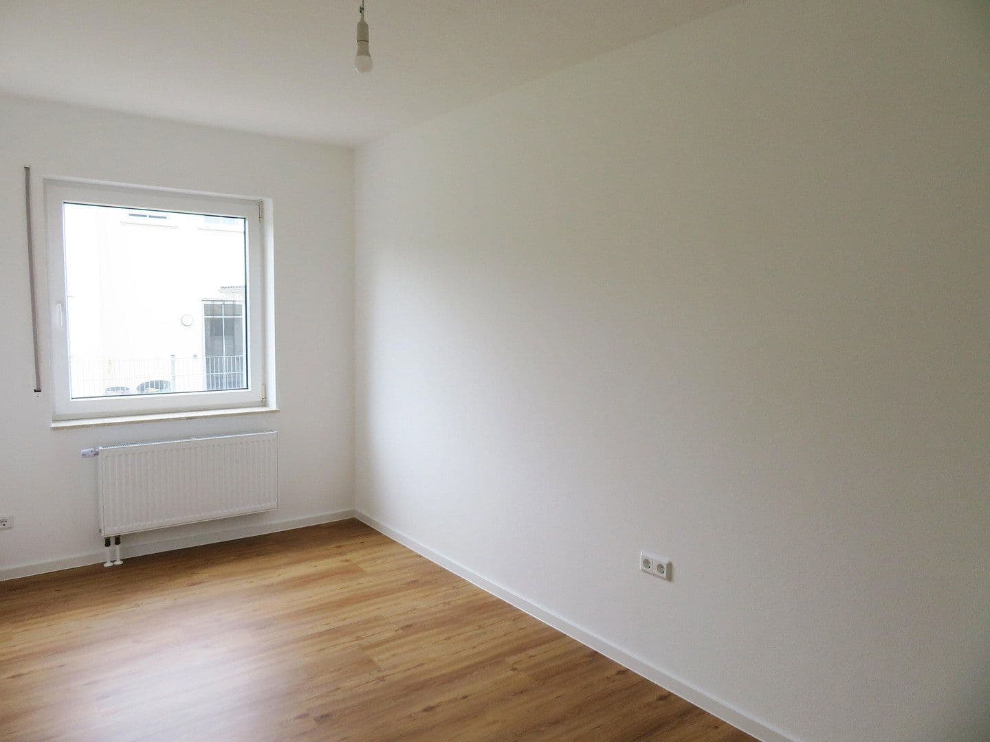 Prenájom bytu 4-izbový 104 m², Hetzerath, Porýnie-Falcko Prenájom bytu 4-izbový 104 m², Hetzerath, Porýnie-Falcko