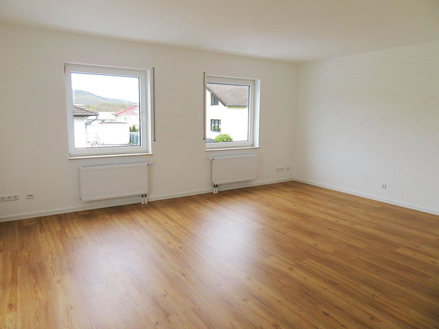 Prenájom bytu 4-izbový 104 m², Hetzerath, Porýnie-Falcko Prenájom bytu 4-izbový 104 m², Hetzerath, Porýnie-Falcko