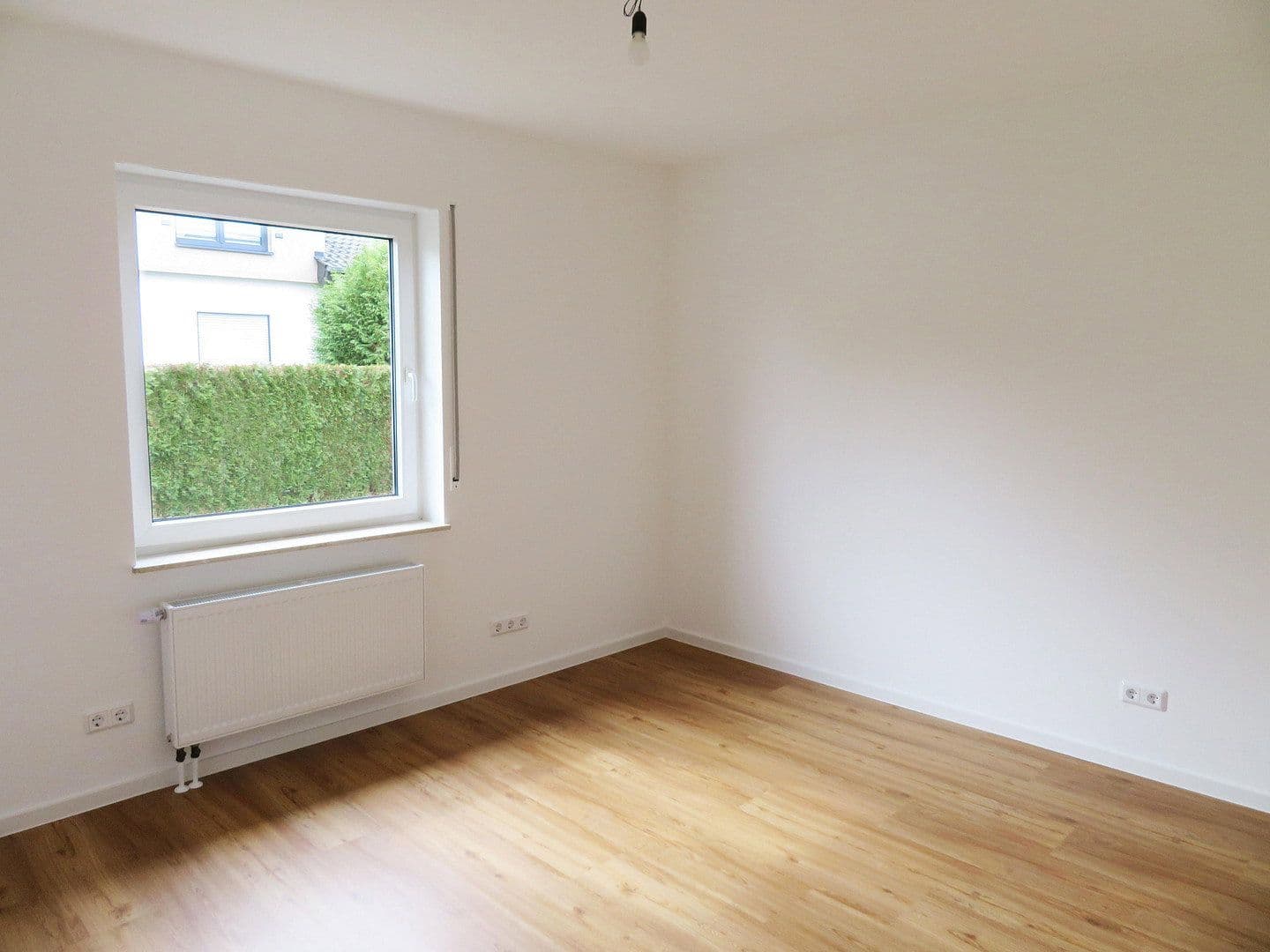 Prenájom bytu 4-izbový 104 m², Hetzerath, Porýnie-Falcko Prenájom bytu 4-izbový 104 m², Hetzerath, Porýnie-Falcko