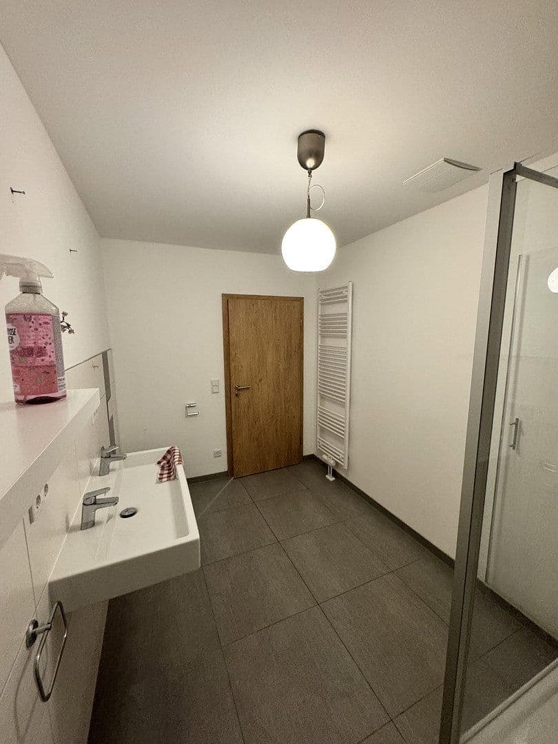 Prenájom bytu 3-izbový 94 m², Nürnberg, Bavorsko Prenájom bytu 3-izbový 94 m², Nürnberg, Bavorsko