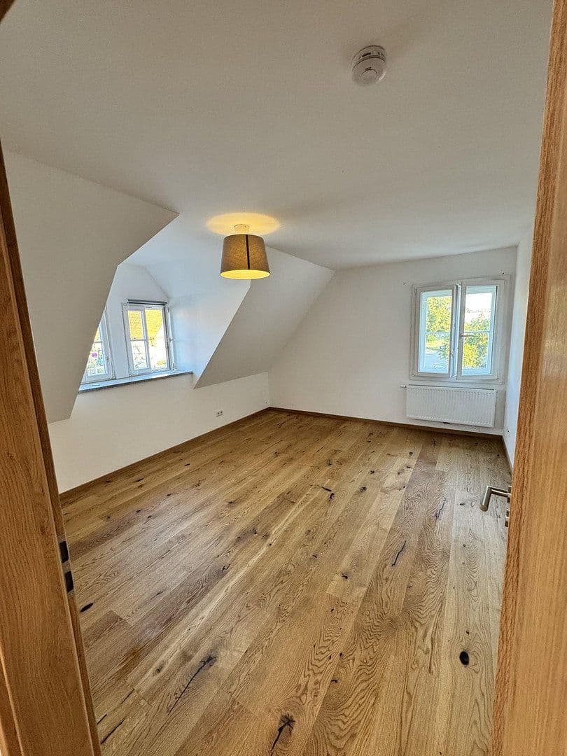 Prenájom bytu 3-izbový 94 m², Nürnberg, Bavorsko Prenájom bytu 3-izbový 94 m², Nürnberg, Bavorsko