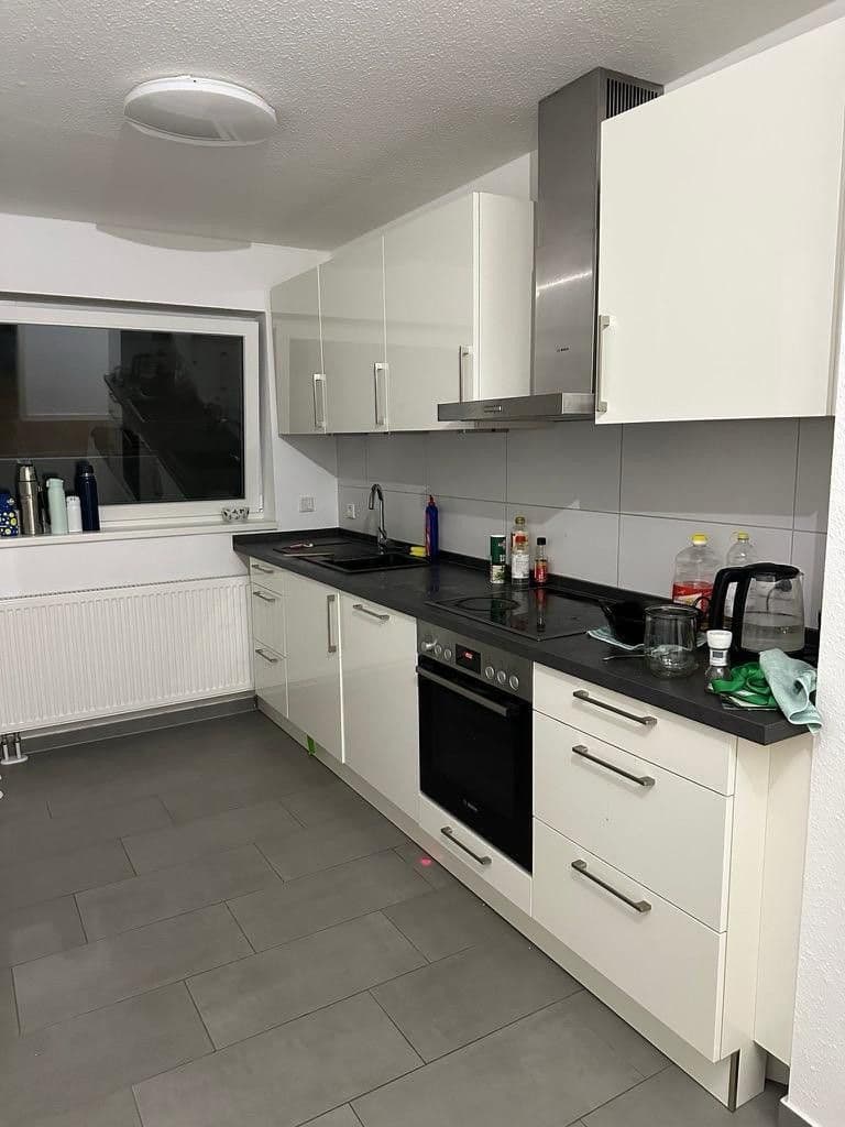 Prenájom bytu 4-izbový 99 m², Mannheim, Bádensko-Wurttembersko Prenájom bytu 4-izbový 99 m², Mannheim, Bádensko-Wurttembersko