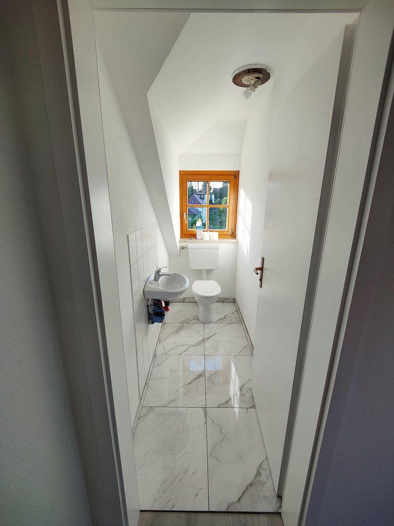 Prenájom bytu 2-izbový 63 m², Ellwangen (Jagst), Bádensko-Wurttembersko Prenájom bytu 2-izbový 63 m², Ellwangen (Jagst), Bádensko-Wurttembersko