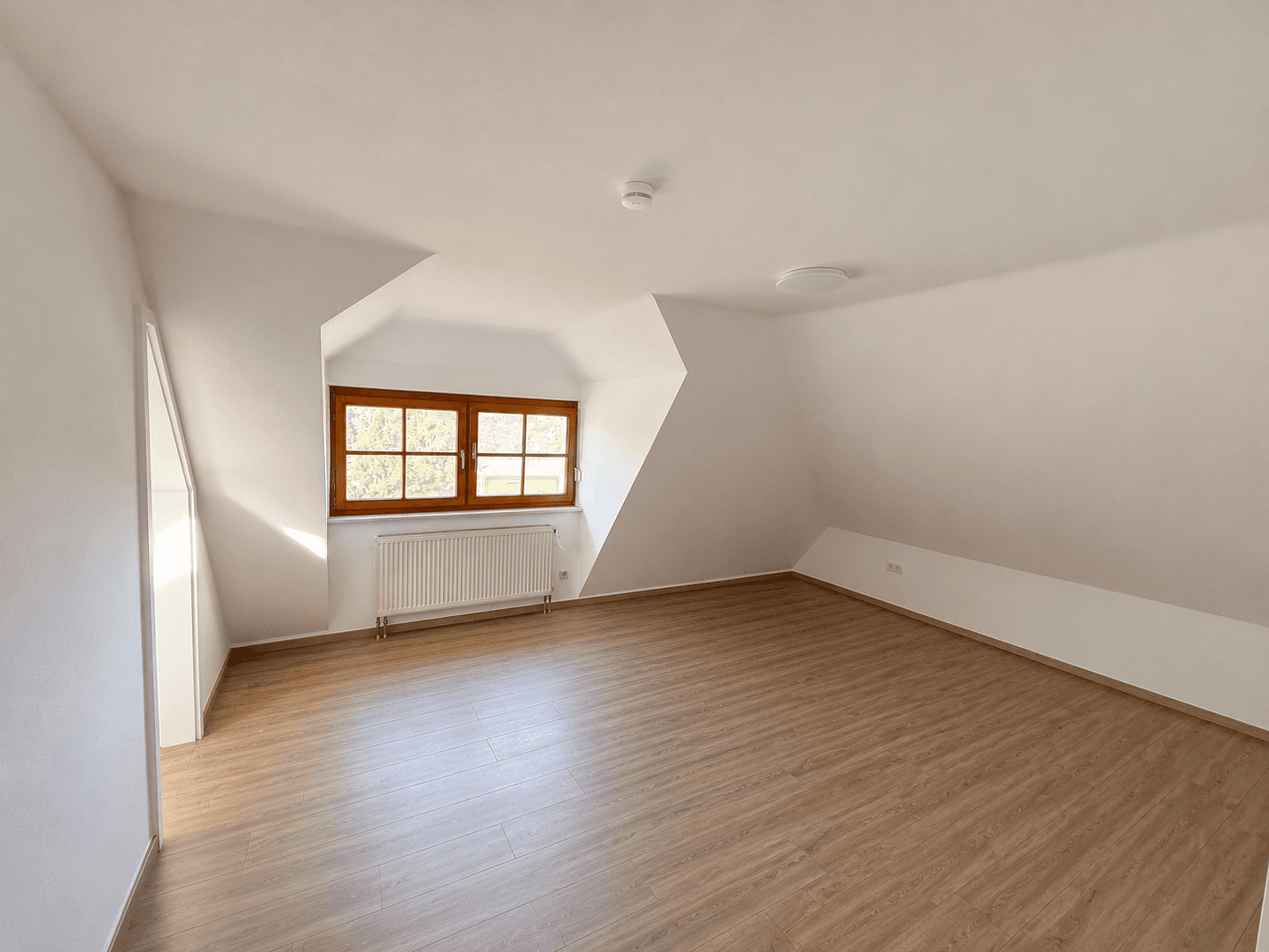 Prenájom bytu 2-izbový 63 m², Ellwangen (Jagst), Bádensko-Wurttembersko Prenájom bytu 2-izbový 63 m², Ellwangen (Jagst), Bádensko-Wurttembersko