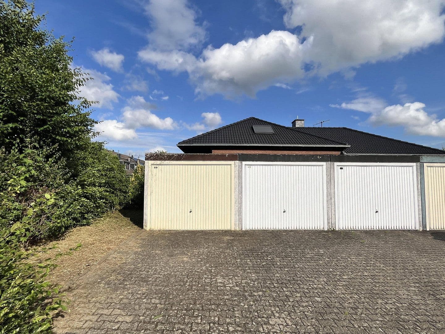 Predaj domu 95 m², pozemok 245 m², Kerpen, Severné Porýnie - Westfálsko Predaj domu 95 m², pozemok 245 m², Kerpen, Severné Porýnie - Westfálsko