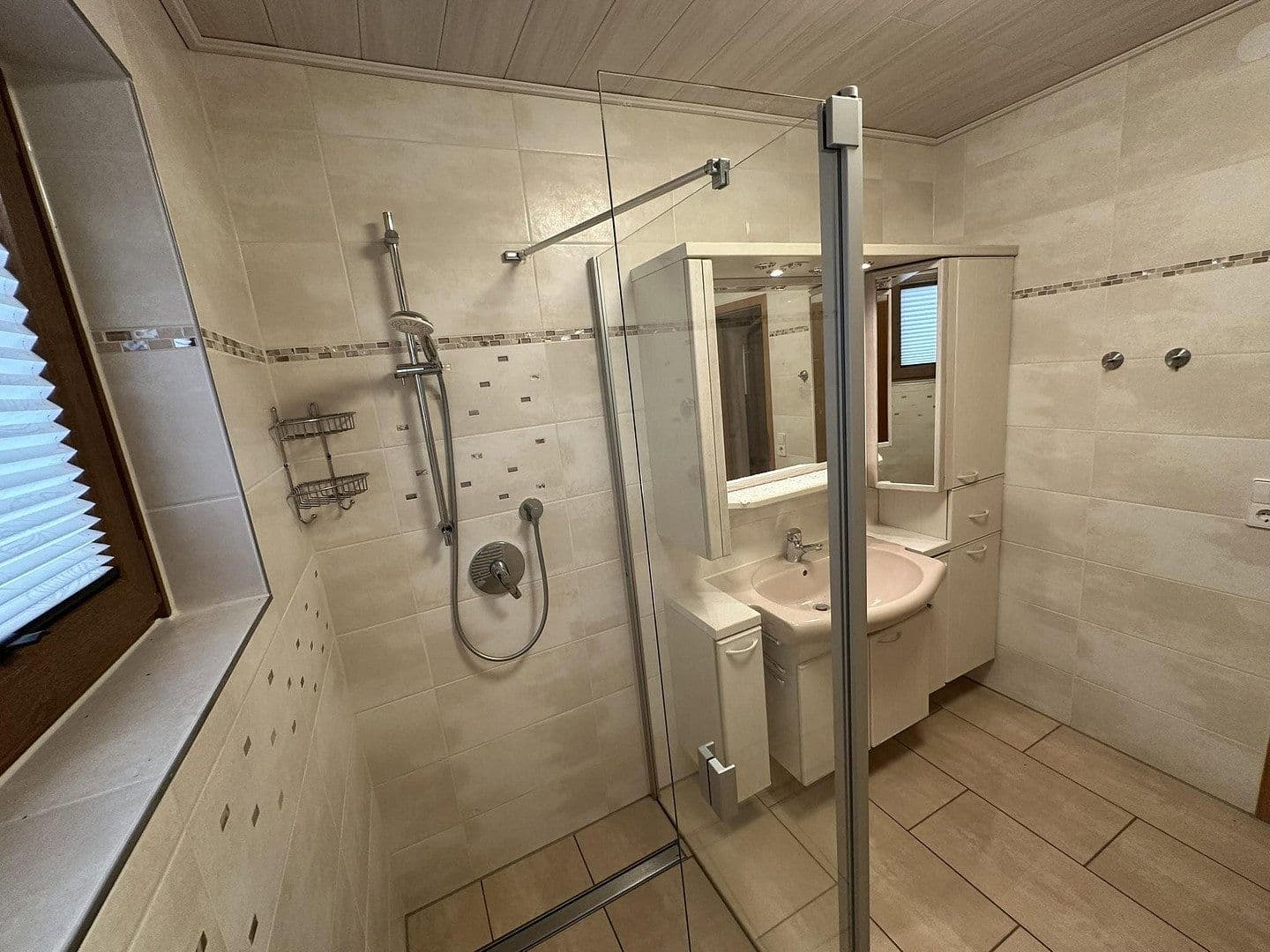 Predaj domu 170 m², pozemok 566 m², Obersulm, Bádensko-Wurttembersko Predaj domu 170 m², pozemok 566 m², Obersulm, Bádensko-Wurttembersko
