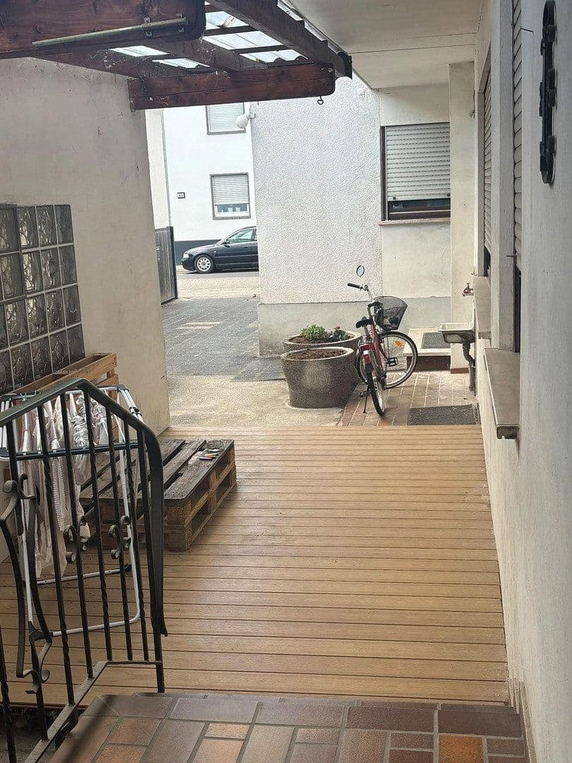 Prenájom bytu 2-izbový 75 m², Kuhardt, Porýnie-Falcko Prenájom bytu 2-izbový 75 m², Kuhardt, Porýnie-Falcko