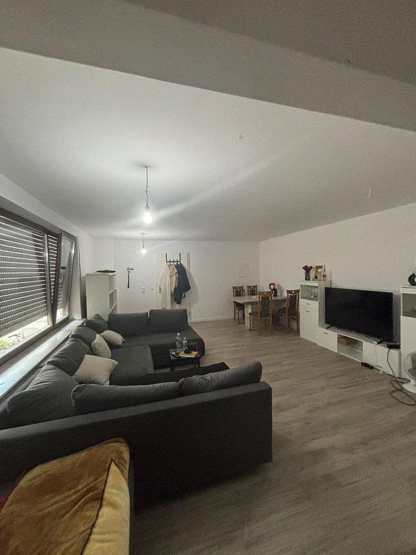 Prenájom bytu 2-izbový 75 m², Kuhardt, Porýnie-Falcko Prenájom bytu 2-izbový 75 m², Kuhardt, Porýnie-Falcko