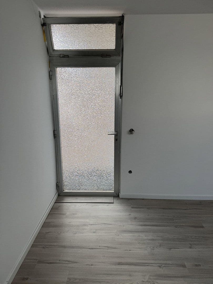 Prenájom bytu 2-izbový 75 m², Kuhardt, Porýnie-Falcko Prenájom bytu 2-izbový 75 m², Kuhardt, Porýnie-Falcko