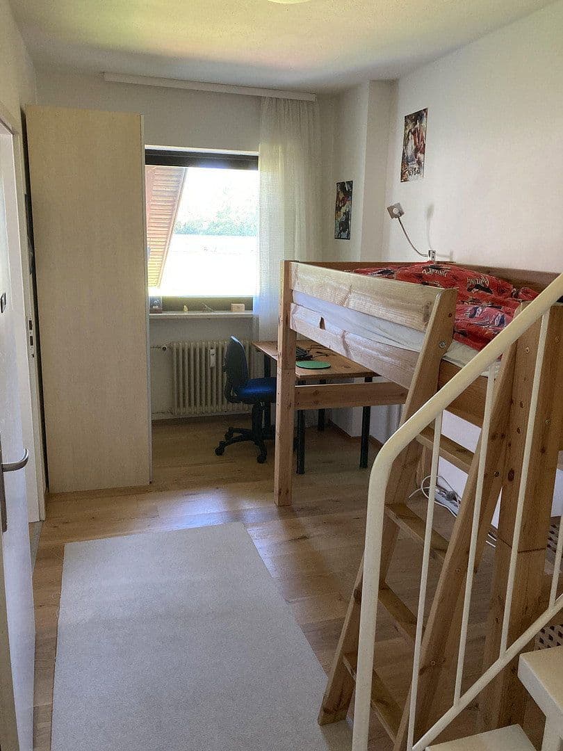 Predaj domu 120 m², pozemok 270 m², Groebenzell, Bavorsko Predaj domu 120 m², pozemok 270 m², Groebenzell, Bavorsko
