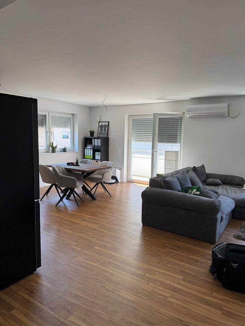 Prenájom bytu 2-izbový 67 m², Bad Schönborn, Bádensko-Wurttembersko Prenájom bytu 2-izbový 67 m², Bad Schönborn, Bádensko-Wurttembersko