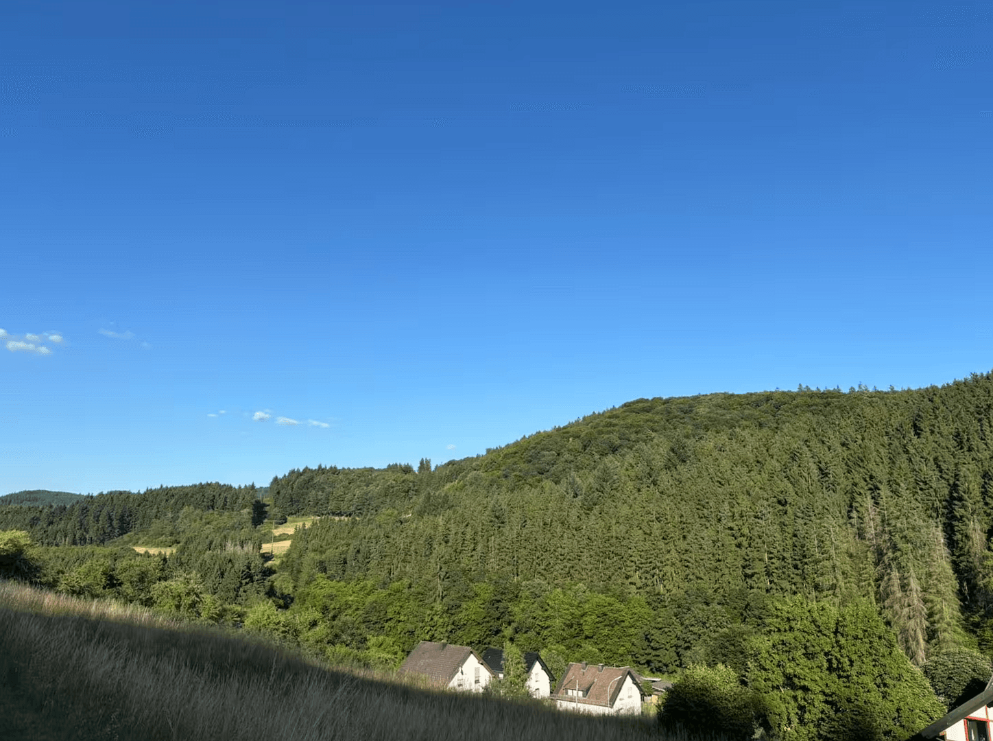 Predaj domu 171 m², pozemok 671 m², Dümpelfeld, Porýnie-Falcko Predaj domu 171 m², pozemok 671 m², Dümpelfeld, Porýnie-Falcko