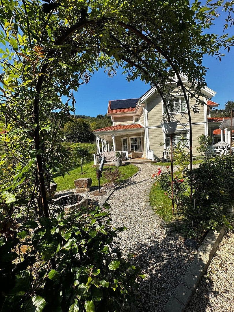 Predaj domu 171 m², pozemok 671 m², Dümpelfeld, Porýnie-Falcko Predaj domu 171 m², pozemok 671 m², Dümpelfeld, Porýnie-Falcko