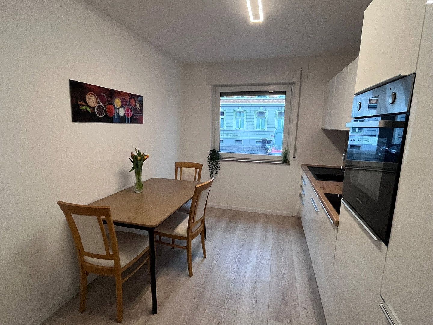 Prenájom bytu 2-izbový 62 m², Düsseldorfer Straße 37, Köln, Severné Porýnie - Westfálsko Prenájom bytu 2-izbový 62 m², Düsseldorfer Straße 37, Köln, Severné Porýnie - Westfálsko