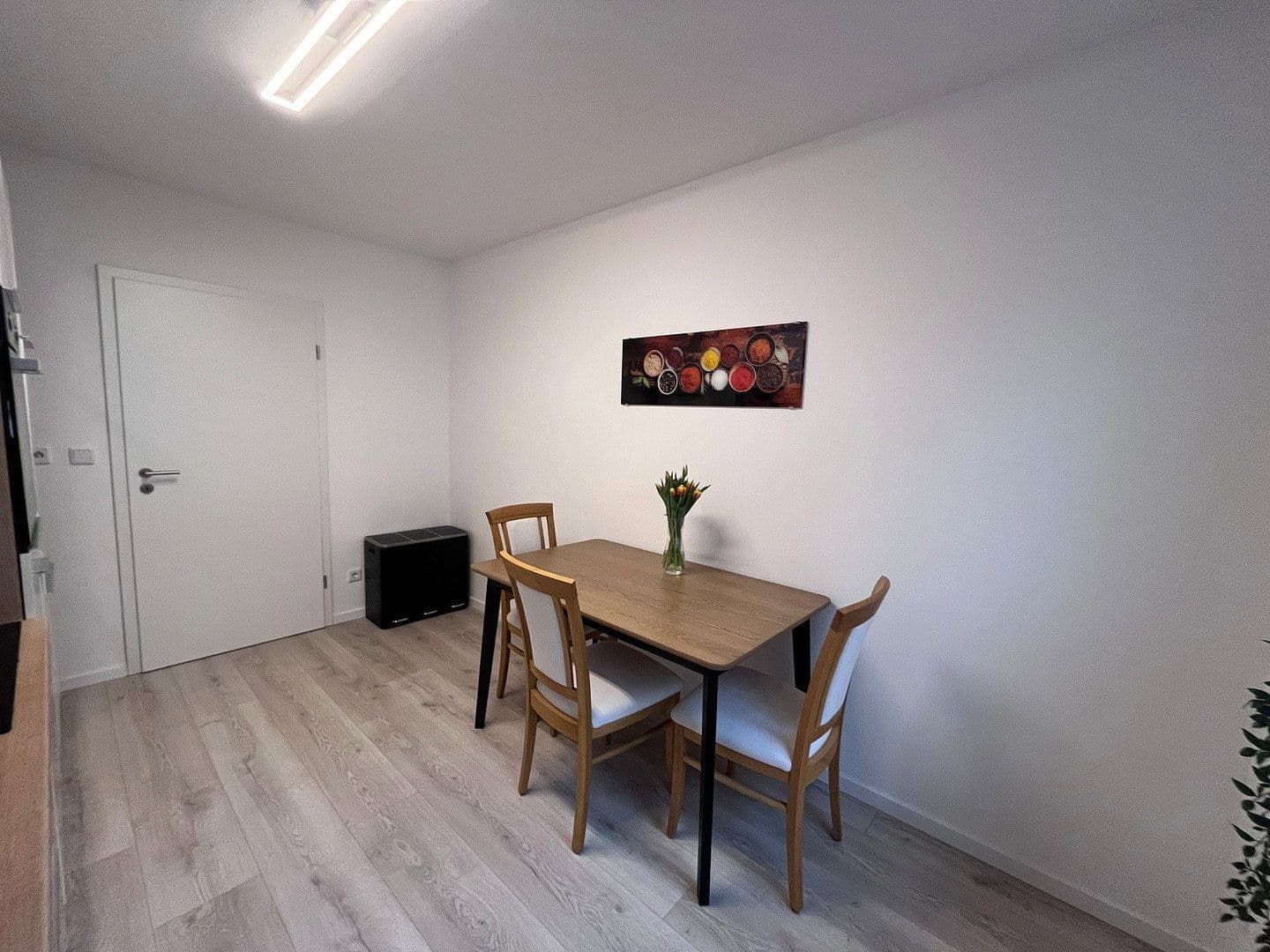 Prenájom bytu 2-izbový 62 m², Düsseldorfer Straße 37, Köln, Severné Porýnie - Westfálsko Prenájom bytu 2-izbový 62 m², Düsseldorfer Straße 37, Köln, Severné Porýnie - Westfálsko