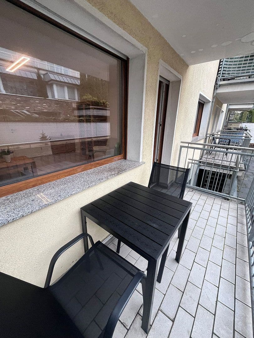 Prenájom bytu 2-izbový 62 m², Düsseldorfer Straße 37, Köln, Severné Porýnie - Westfálsko Prenájom bytu 2-izbový 62 m², Düsseldorfer Straße 37, Köln, Severné Porýnie - Westfálsko