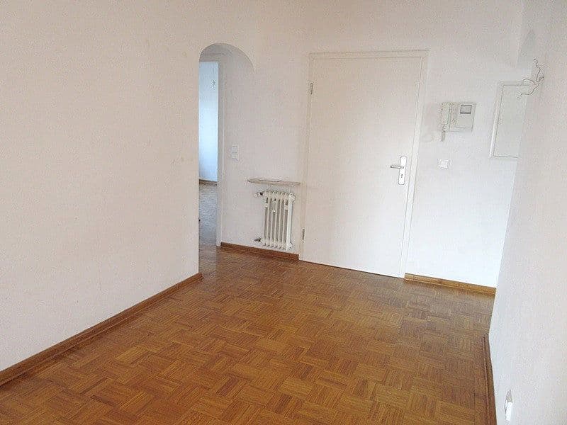 Prenájom bytu 4-izbový 135 m², Frankfurt, Hesensko Prenájom bytu 4-izbový 135 m², Frankfurt, Hesensko