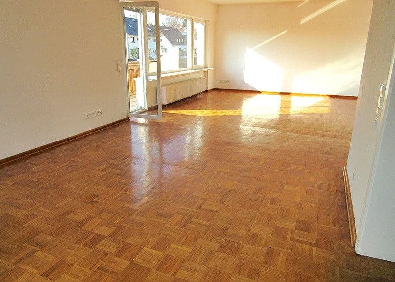 Prenájom bytu 4-izbový 135 m², Frankfurt, Hesensko Prenájom bytu 4-izbový 135 m², Frankfurt, Hesensko