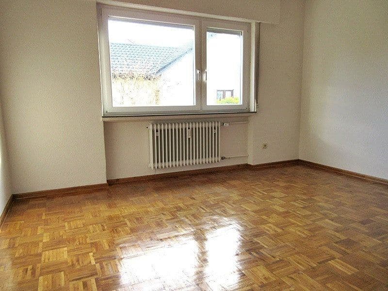 Prenájom bytu 4-izbový 135 m², Frankfurt, Hesensko Prenájom bytu 4-izbový 135 m², Frankfurt, Hesensko