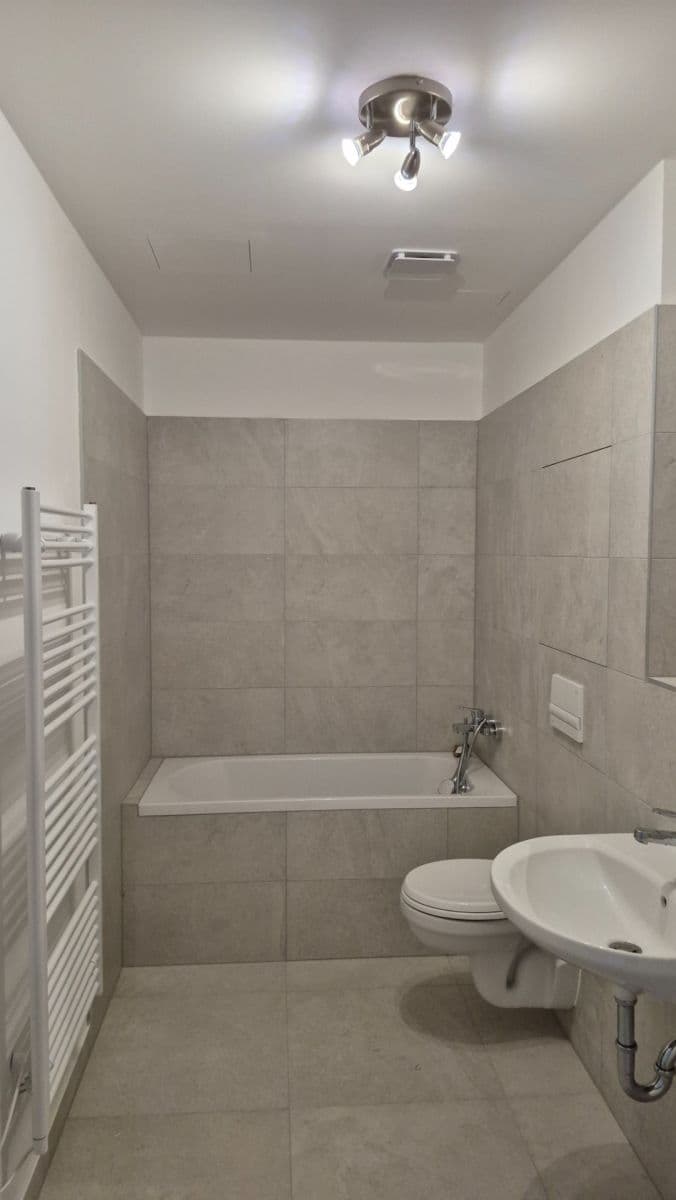 Prenájom bytu 1-izbový 36 m², Auerswaldova, Brno, Jihomoravský kraj Prenájom bytu 1-izbový 36 m², Auerswaldova, Brno, Jihomoravský kraj