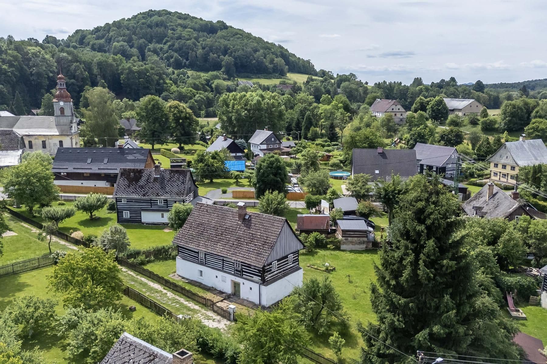 Predaj rekreačného objektu 139 m², pozemok 915 m², Velenice, Liberecký kraj Predaj rekreačného objektu 139 m², pozemok 915 m², Velenice, Liberecký kraj