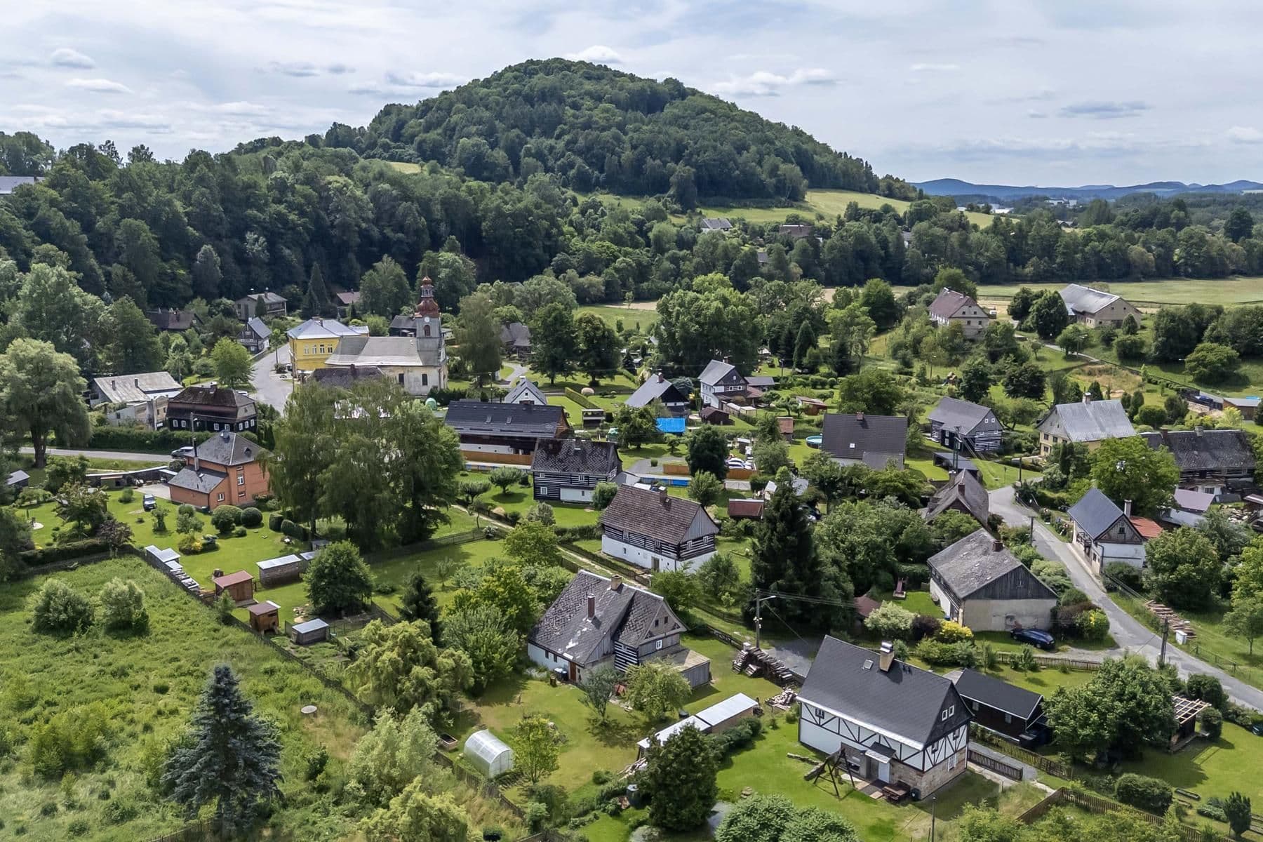 Predaj rekreačného objektu 139 m², pozemok 915 m², Velenice, Liberecký kraj Predaj rekreačného objektu 139 m², pozemok 915 m², Velenice, Liberecký kraj