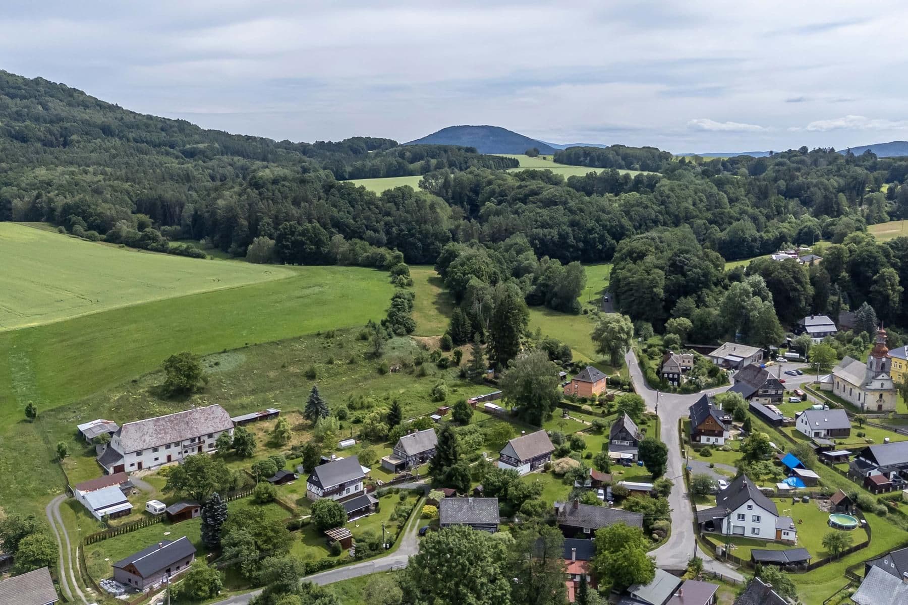 Predaj rekreačného objektu 139 m², pozemok 915 m², Velenice, Liberecký kraj Predaj rekreačného objektu 139 m², pozemok 915 m², Velenice, Liberecký kraj