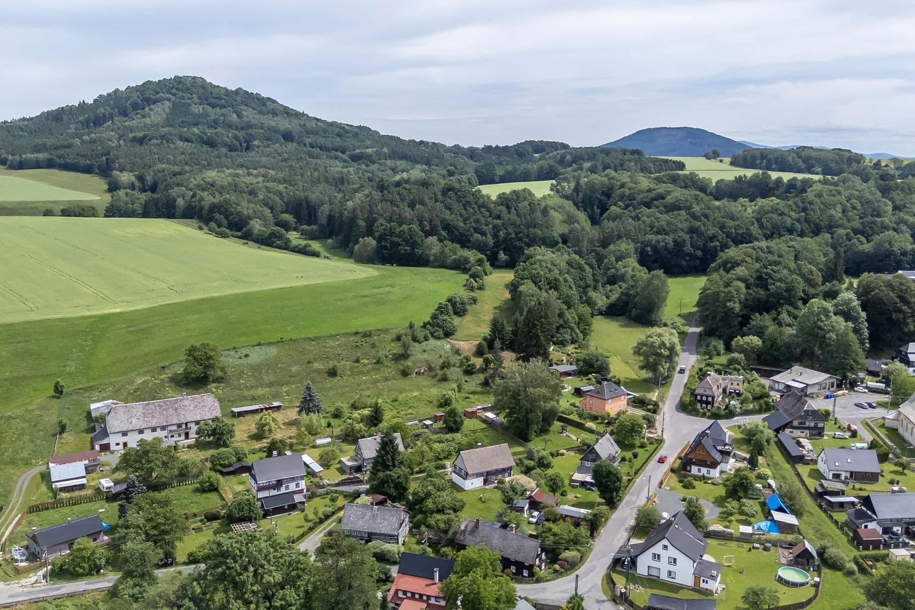 Predaj rekreačného objektu 139 m², pozemok 915 m², Velenice, Liberecký kraj Predaj rekreačného objektu 139 m², pozemok 915 m², Velenice, Liberecký kraj