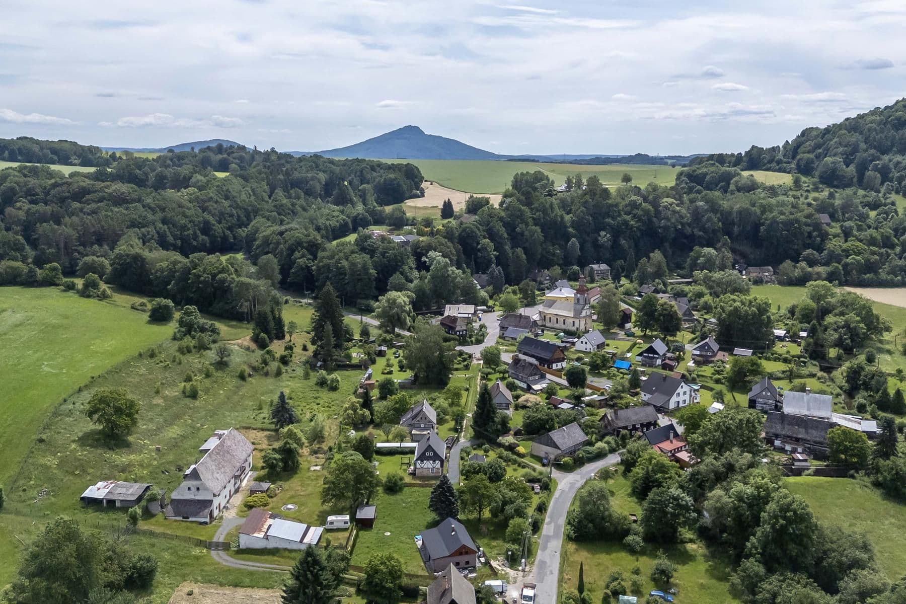 Predaj rekreačného objektu 139 m², pozemok 915 m², Velenice, Liberecký kraj Predaj rekreačného objektu 139 m², pozemok 915 m², Velenice, Liberecký kraj
