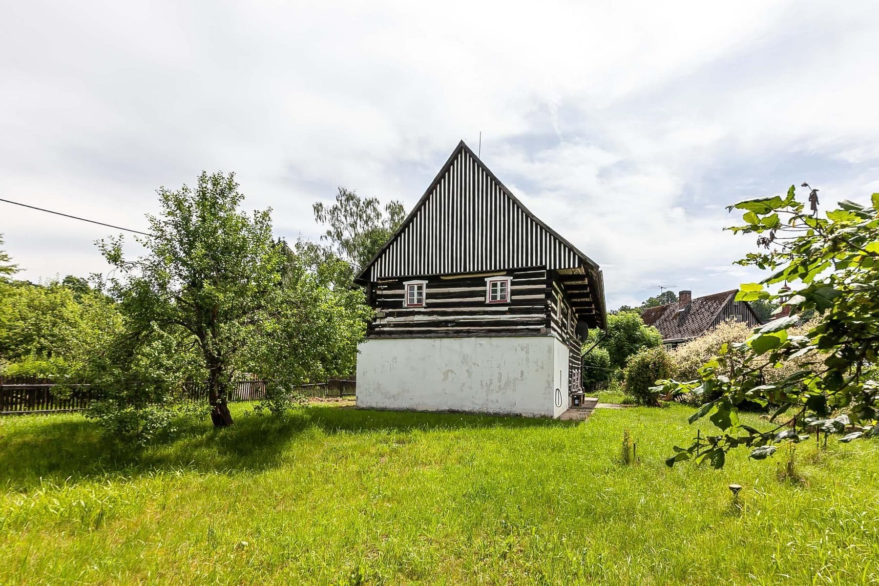 Predaj rekreačného objektu 139 m², pozemok 915 m², Velenice, Liberecký kraj Predaj rekreačného objektu 139 m², pozemok 915 m², Velenice, Liberecký kraj