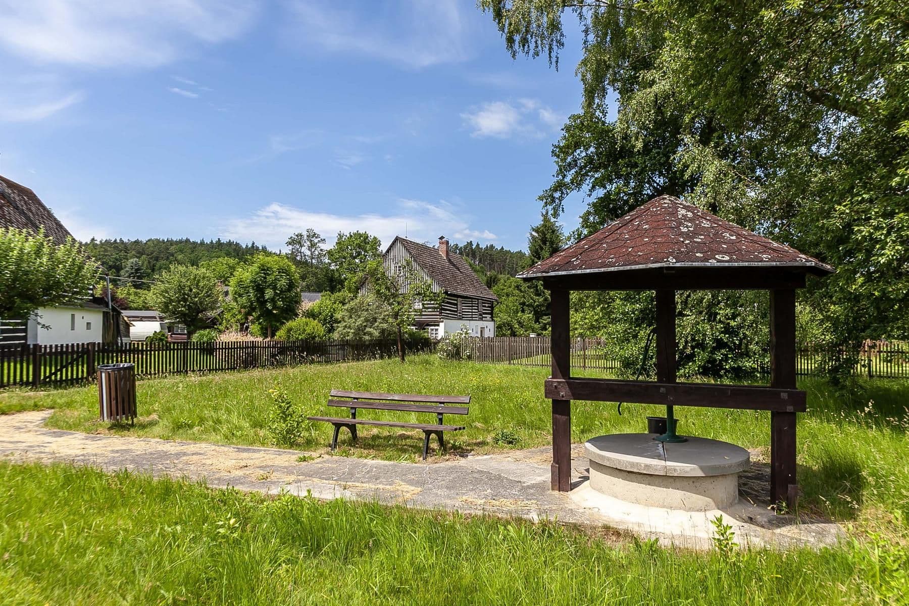 Predaj rekreačného objektu 139 m², pozemok 915 m², Velenice, Liberecký kraj Predaj rekreačného objektu 139 m², pozemok 915 m², Velenice, Liberecký kraj