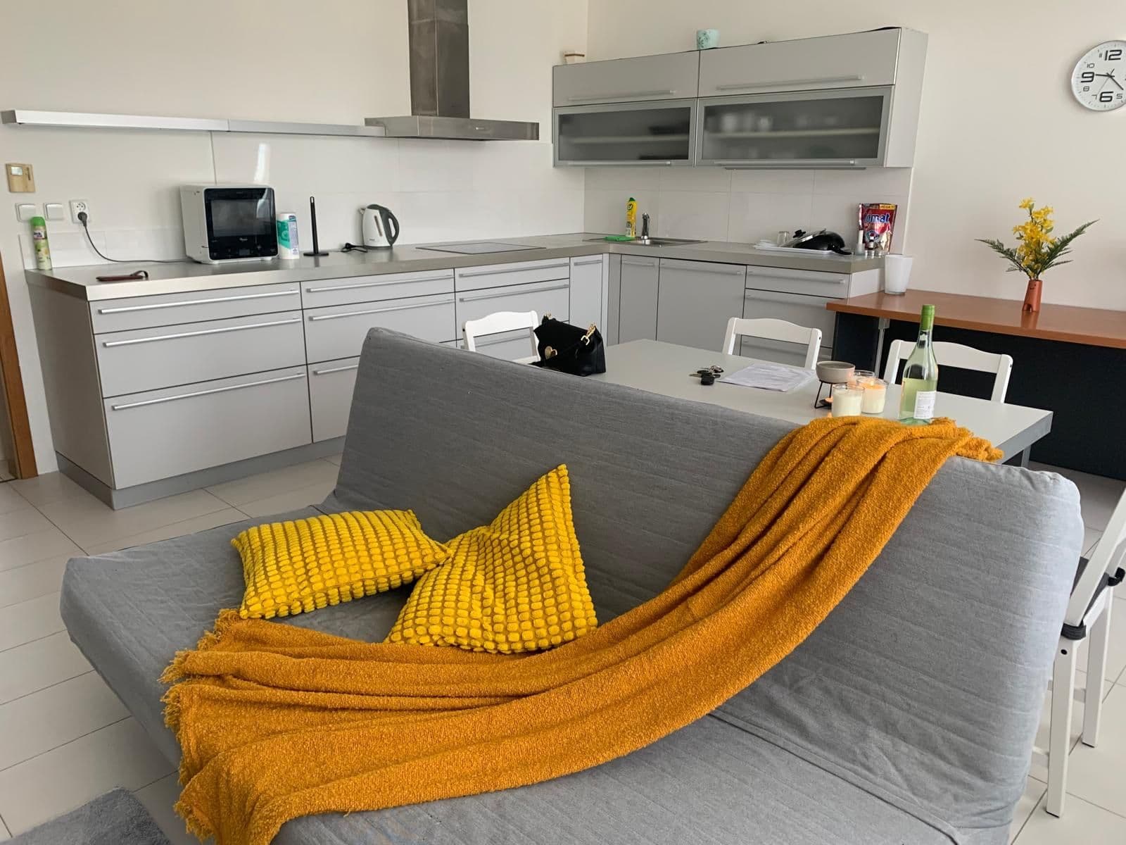 Prenájom bytu 3-izbový 73 m², Křivatcová, Praha, Praha Prenájom bytu 3-izbový 73 m², Křivatcová, Praha, Praha