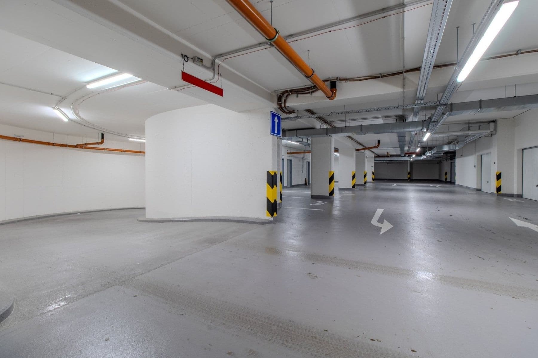Prenájom garáže 15 m², Poděbradská, Praha, Praha Prenájom garáže 15 m², Poděbradská, Praha, Praha