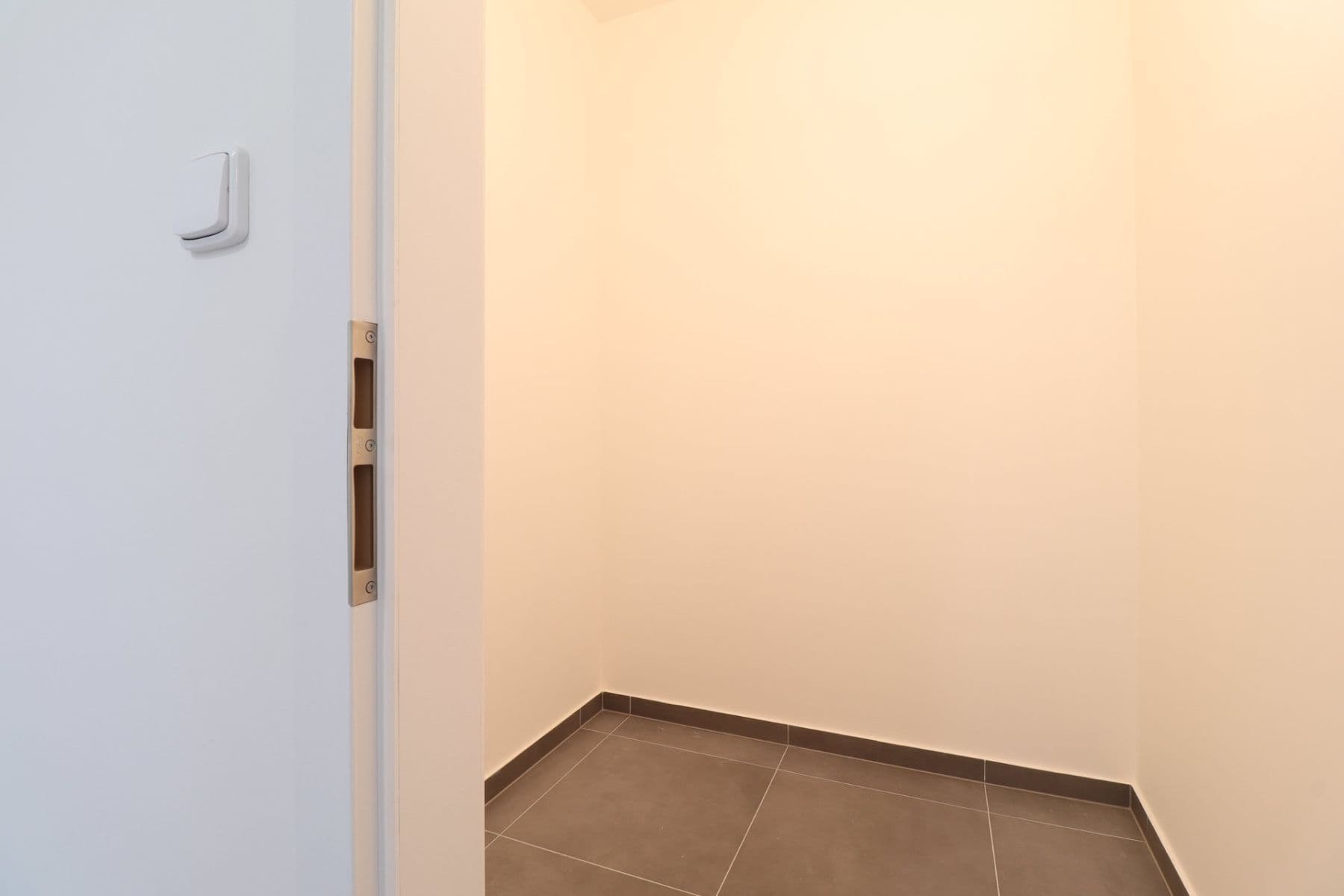 Prenájom bytu 1-izbový 53 m², náměstí Olgy Scheinpflugové, Praha, Praha Prenájom bytu 1-izbový 53 m², náměstí Olgy Scheinpflugové, Praha, Praha