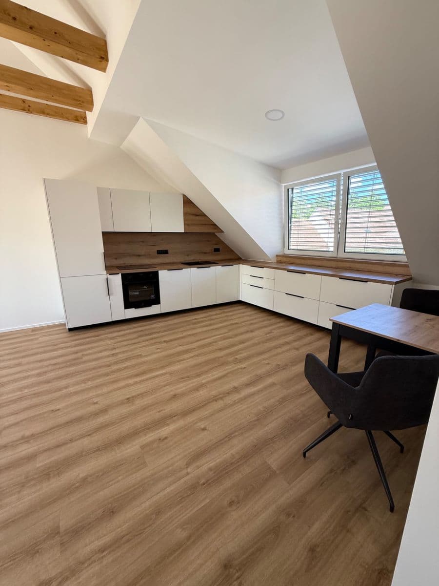 Prenájom bytu 1-izbový 70 m², Palackého, Šlapanice, Jihomoravský kraj Prenájom bytu 1-izbový 70 m², Palackého, Šlapanice, Jihomoravský kraj