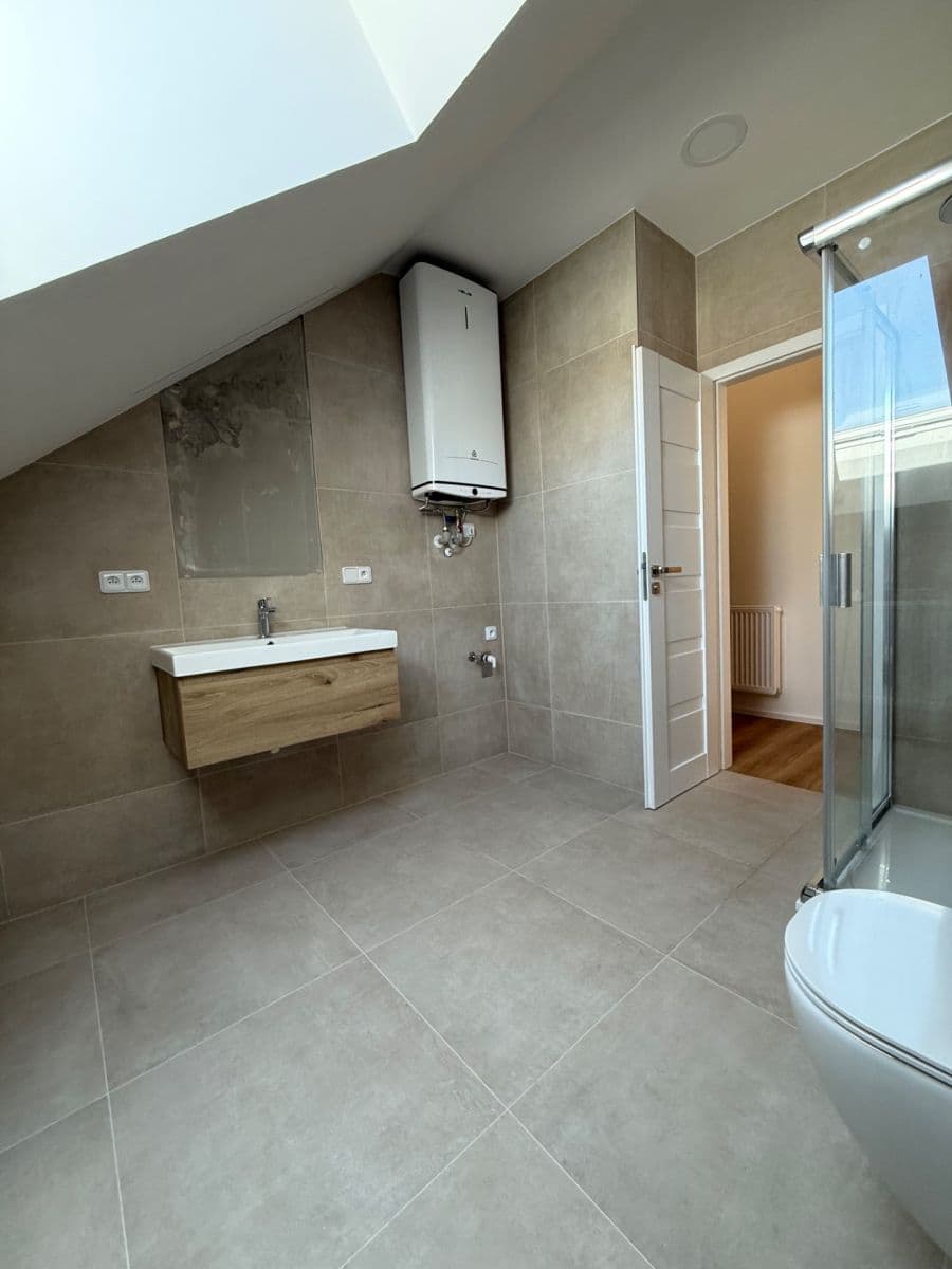 Prenájom bytu 1-izbový 70 m², Palackého, Šlapanice, Jihomoravský kraj Prenájom bytu 1-izbový 70 m², Palackého, Šlapanice, Jihomoravský kraj