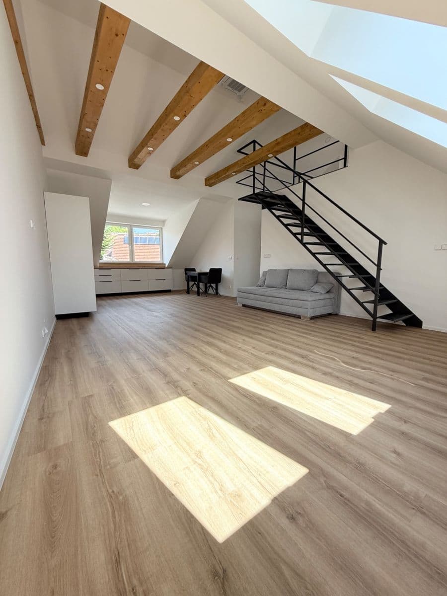 Prenájom bytu 1-izbový 70 m², Palackého, Šlapanice, Jihomoravský kraj Prenájom bytu 1-izbový 70 m², Palackého, Šlapanice, Jihomoravský kraj