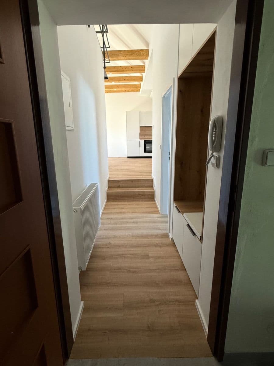 Prenájom bytu 1-izbový 70 m², Palackého, Šlapanice, Jihomoravský kraj Prenájom bytu 1-izbový 70 m², Palackého, Šlapanice, Jihomoravský kraj