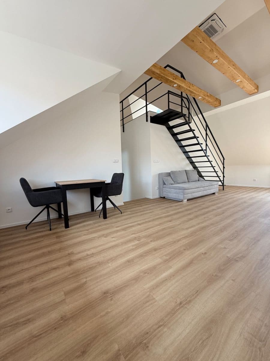 Prenájom bytu 1-izbový 70 m², Palackého, Šlapanice, Jihomoravský kraj Prenájom bytu 1-izbový 70 m², Palackého, Šlapanice, Jihomoravský kraj