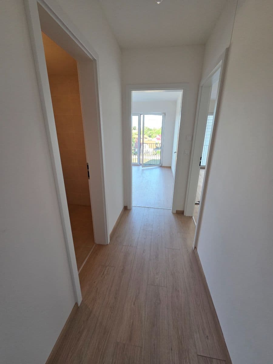 Prenájom bytu 2-izbový 41 m², Cihlářská, Hostivice, Středočeský kraj Prenájom bytu 2-izbový 41 m², Cihlářská, Hostivice, Středočeský kraj