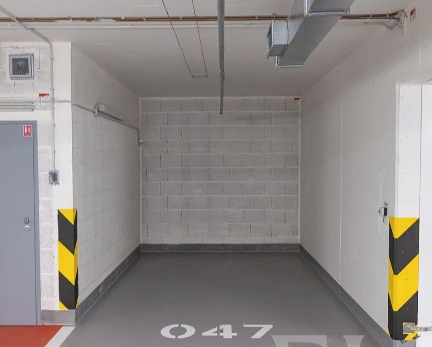 Prenájom garáže 20 m², Poděbradská, Praha, Praha Prenájom garáže 20 m², Poděbradská, Praha, Praha