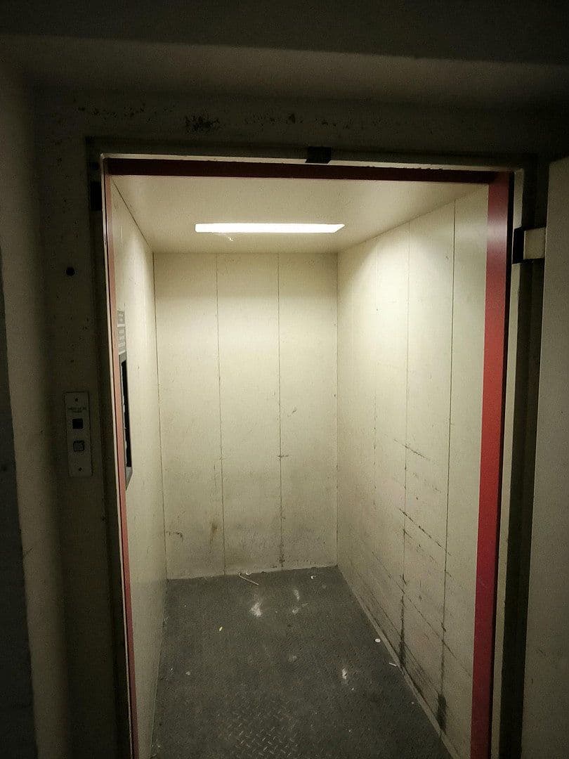 Prenájom nebytového priestoru 130 m², Bismarckstraße 108, Ludwigshafen, Porýnie-Falcko Prenájom nebytového priestoru 130 m², Bismarckstraße 108, Ludwigshafen, Porýnie-Falcko