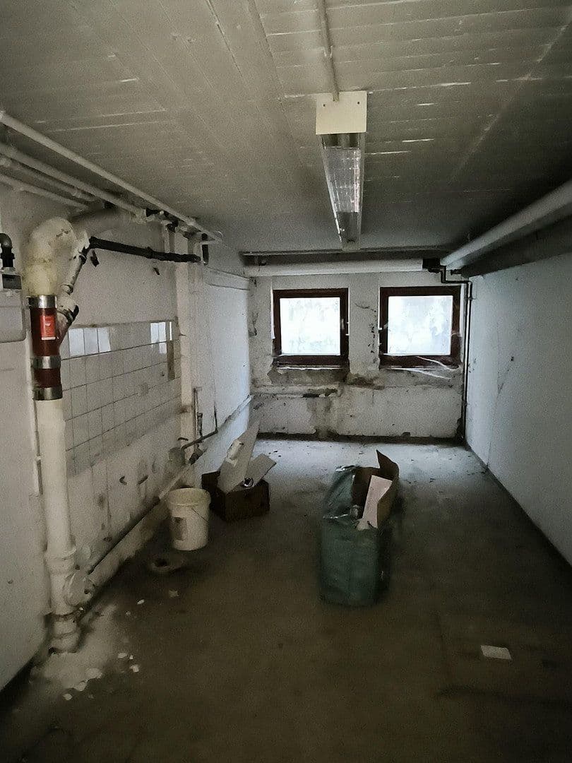 Prenájom nebytového priestoru 130 m², Bismarckstraße 108, Ludwigshafen, Porýnie-Falcko Prenájom nebytového priestoru 130 m², Bismarckstraße 108, Ludwigshafen, Porýnie-Falcko