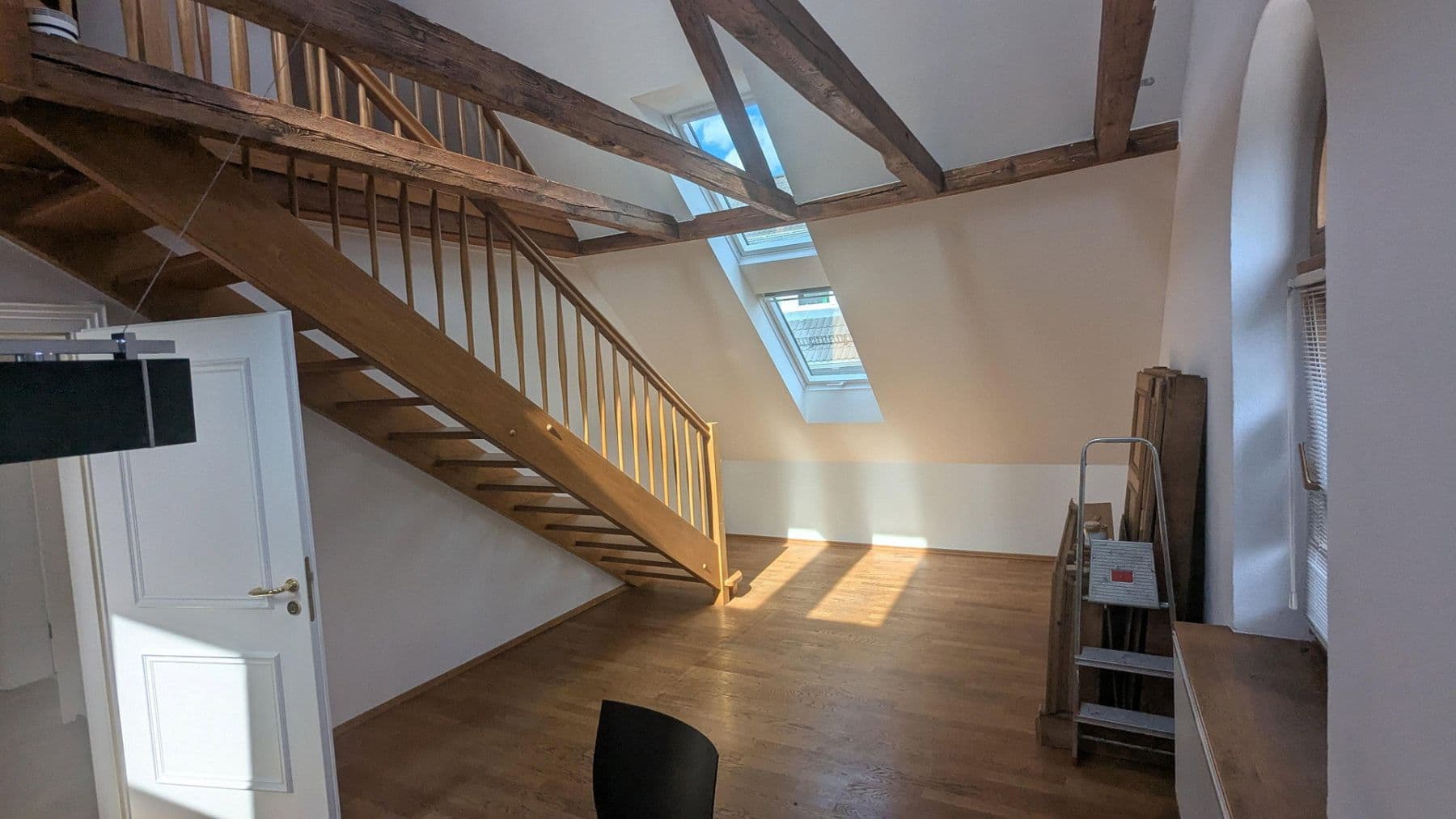 Prenájom bytu 3-izbový 111 m², Kantstraße 24, München, Bavorsko Prenájom bytu 3-izbový 111 m², Kantstraße 24, München, Bavorsko