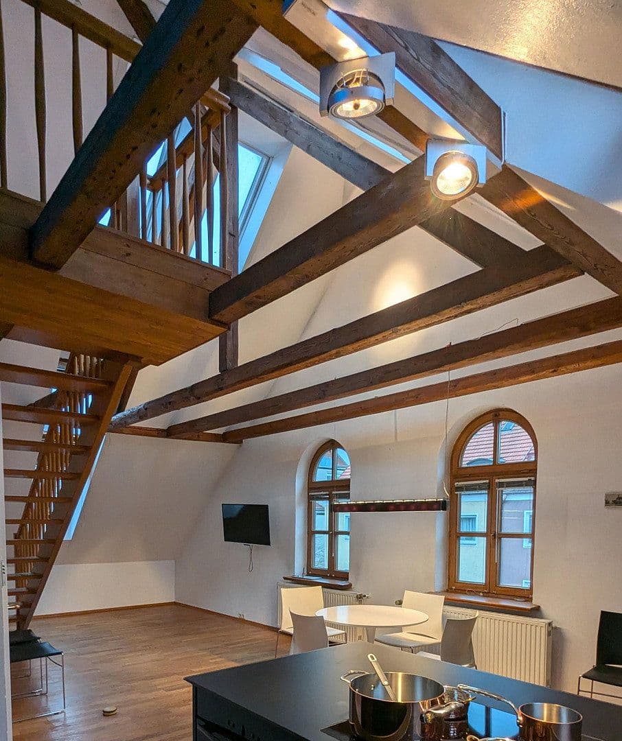 Prenájom bytu 3-izbový 111 m², Kantstraße 24, München, Bavorsko Prenájom bytu 3-izbový 111 m², Kantstraße 24, München, Bavorsko