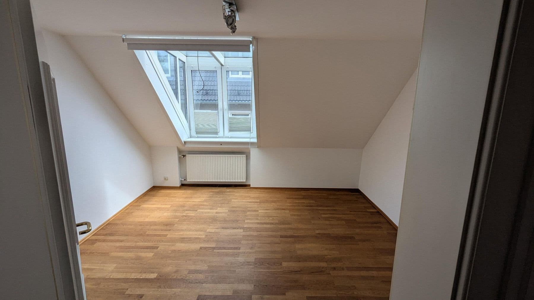 Prenájom bytu 3-izbový 111 m², Kantstraße 24, München, Bavorsko Prenájom bytu 3-izbový 111 m², Kantstraße 24, München, Bavorsko