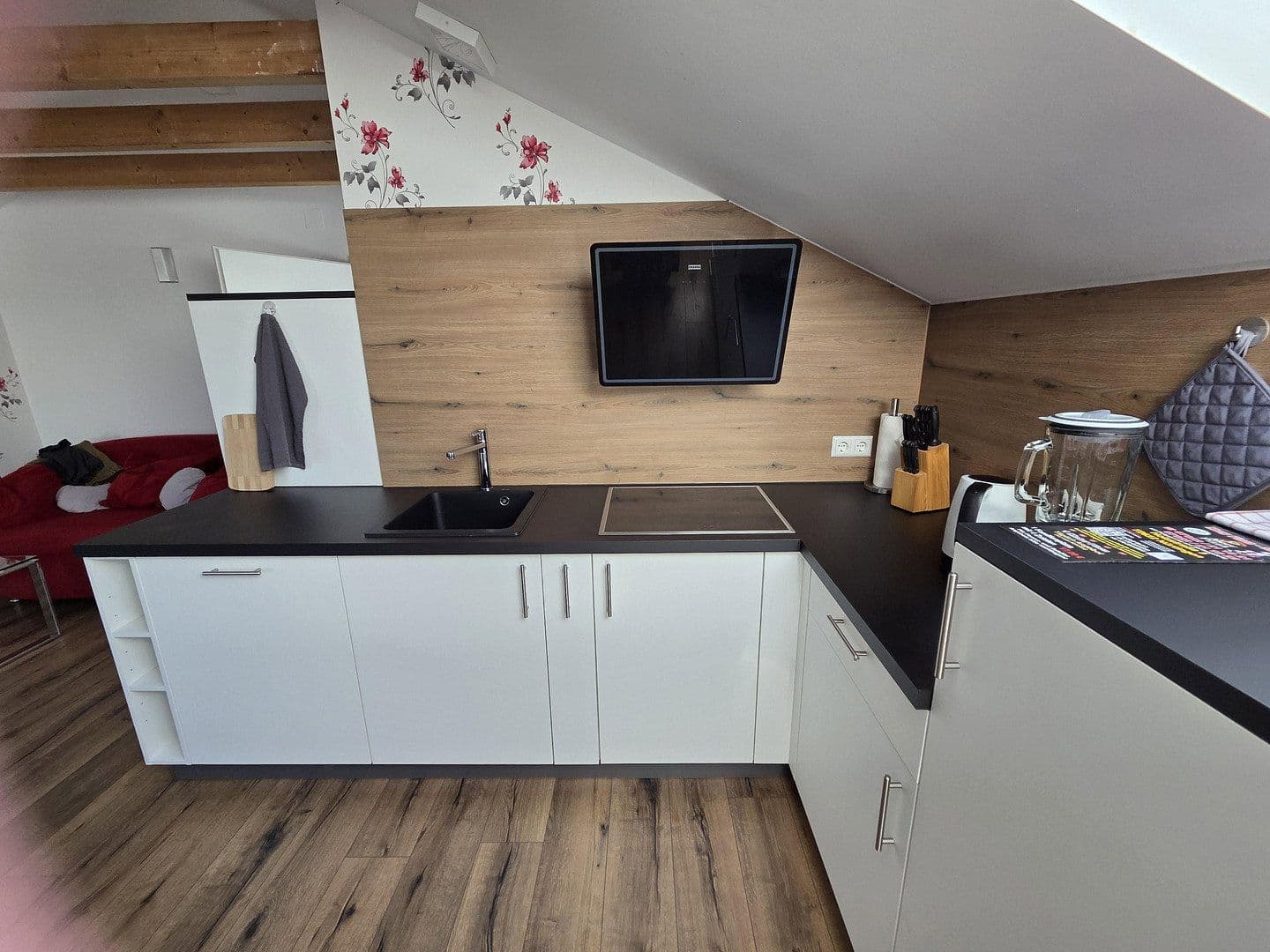 Prenájom bytu 1-izbový 35 m², Nürtingen, Bádensko-Wurttembersko Prenájom bytu 1-izbový 35 m², Nürtingen, Bádensko-Wurttembersko