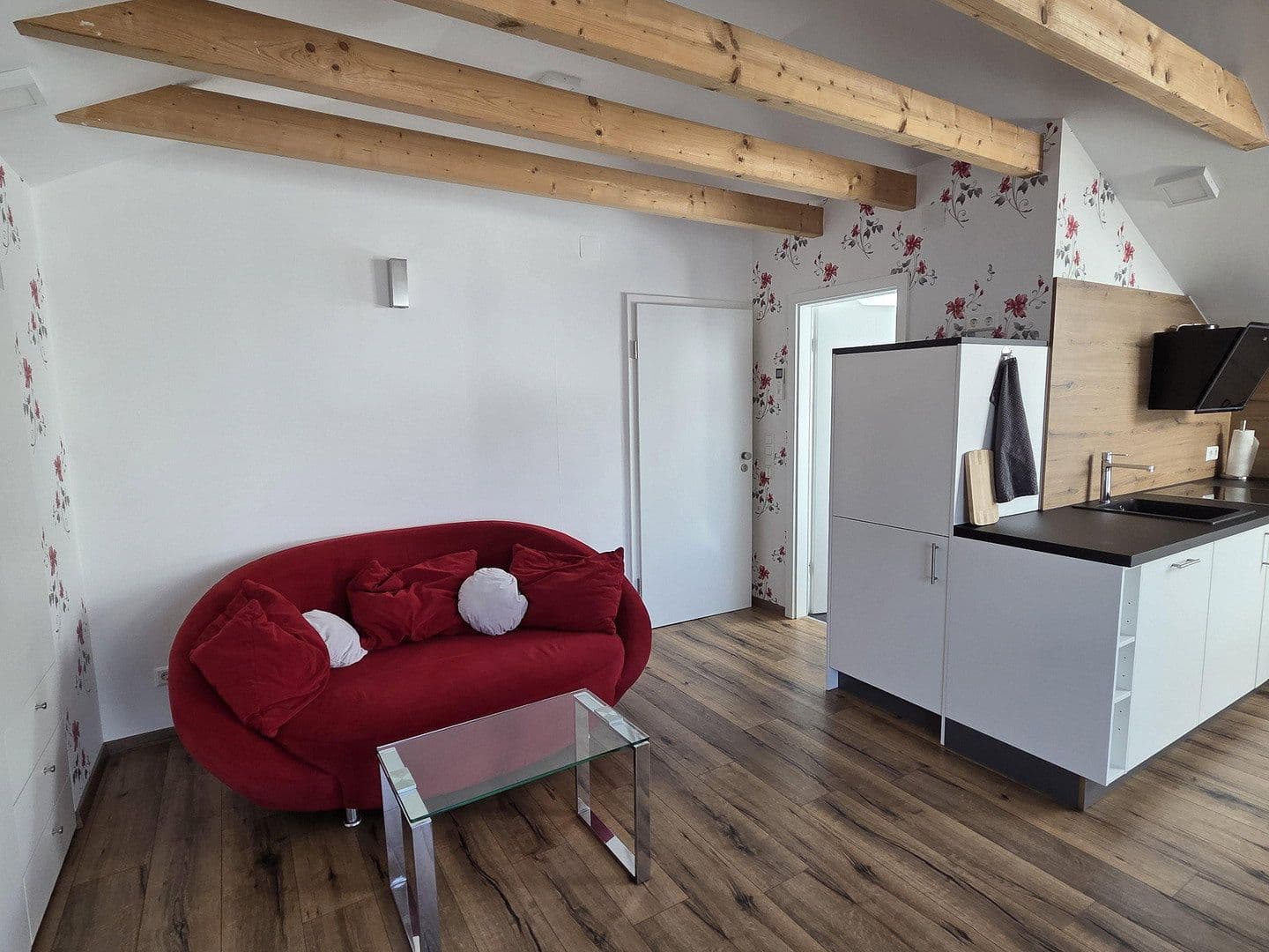 Prenájom bytu 1-izbový 35 m², Nürtingen, Bádensko-Wurttembersko Prenájom bytu 1-izbový 35 m², Nürtingen, Bádensko-Wurttembersko