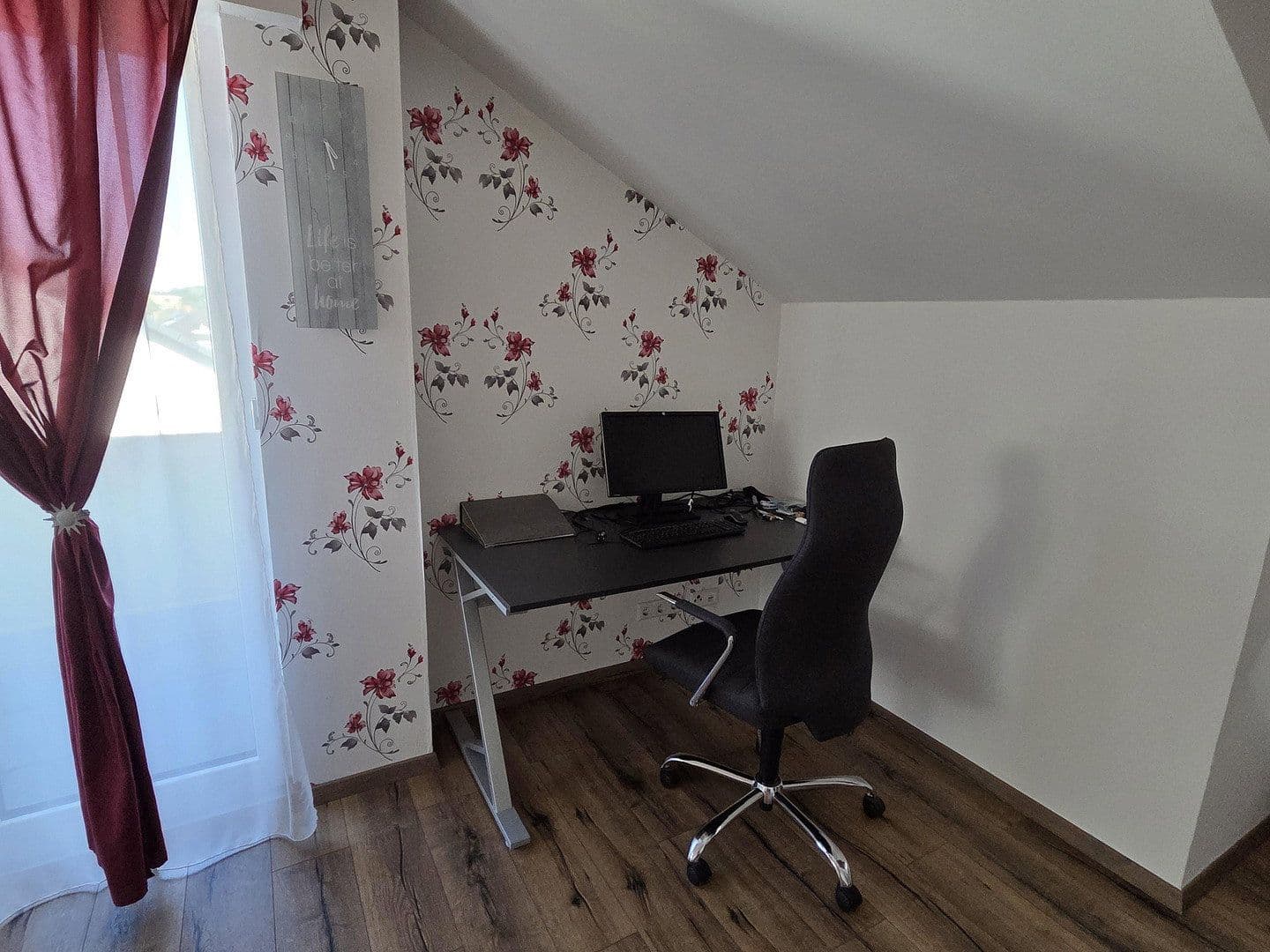 Prenájom bytu 1-izbový 35 m², Nürtingen, Bádensko-Wurttembersko Prenájom bytu 1-izbový 35 m², Nürtingen, Bádensko-Wurttembersko