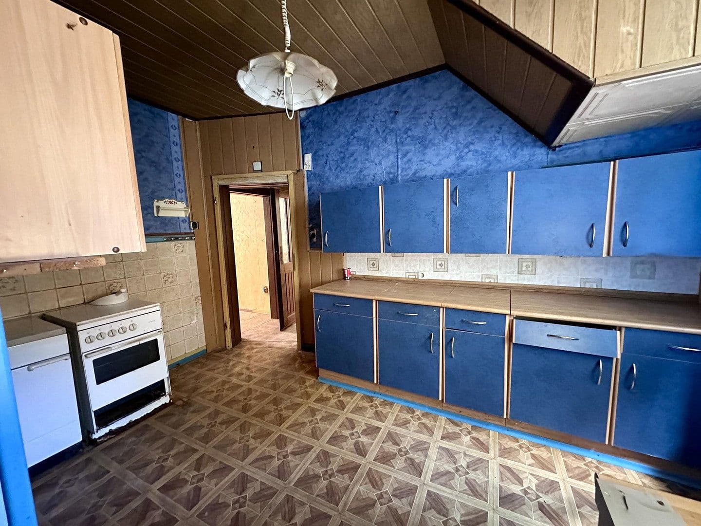 Predaj domu 90 m², pozemok 190 m², Herzogstraße 87, Pirmasens, Porýnie-Falcko Predaj domu 90 m², pozemok 190 m², Herzogstraße 87, Pirmasens, Porýnie-Falcko